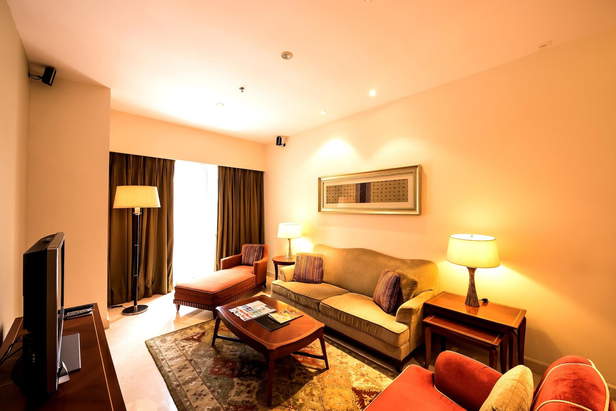 होटल Oakwood Premier Prestige 5*