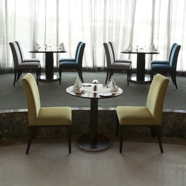 होटल Oakwood Premier Prestige 5*